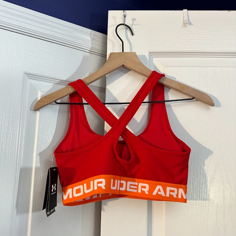 NWT - Under Armour Compression Sports Bra - Red - Size Medium - Picture 2 of 2